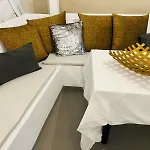 Vintage House, A Traditional Zakynthian In Town By Mana Gers *