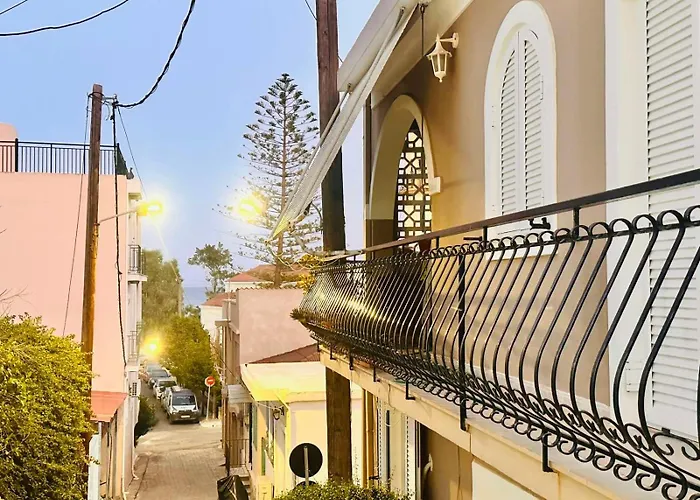 Vintage House, A Traditional Zakynthian In Town By Mana Gers